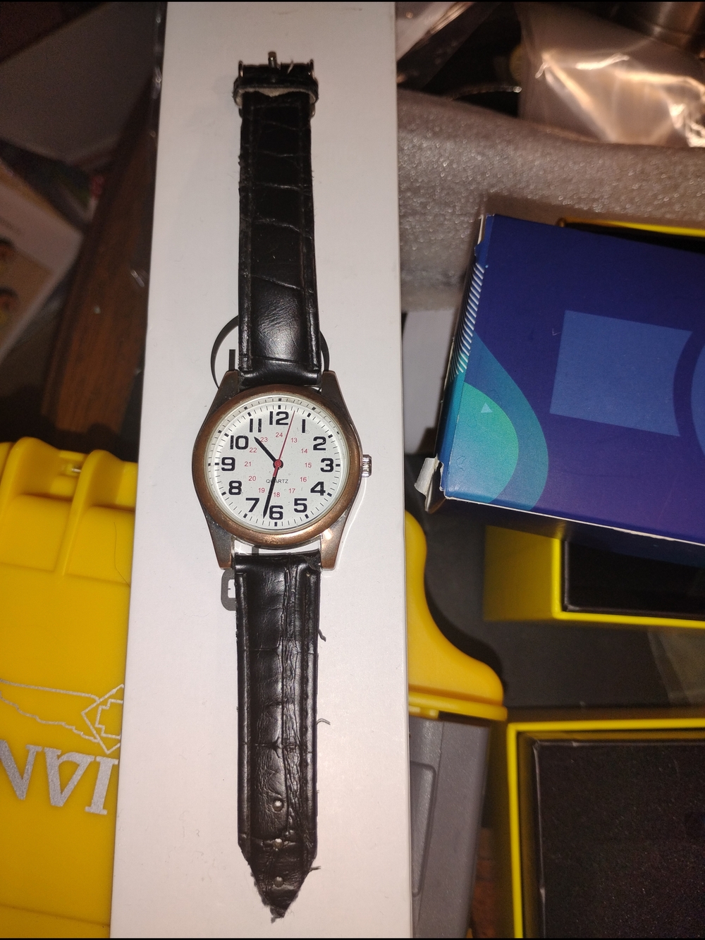 Classic White Dial Wristwatch with Black Leather Strap